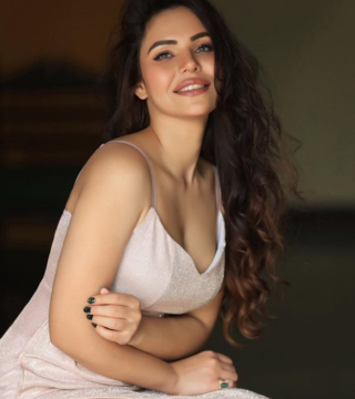 Riya Kapoor Escort Service Hyderabad